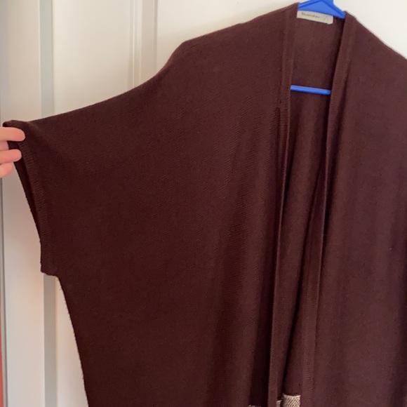 Poncho - Picture 2 of 4